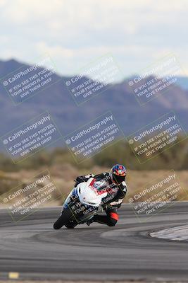 media/Nov-16-2025-Race Pace (Sun) [[8c5fa54630]]/Non Verified Riders (1st 20 Minutes)/5-Turn 15 (110pm)/